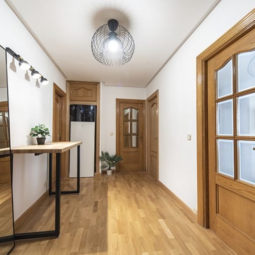 Juan Bravo 23-25 entrada 03