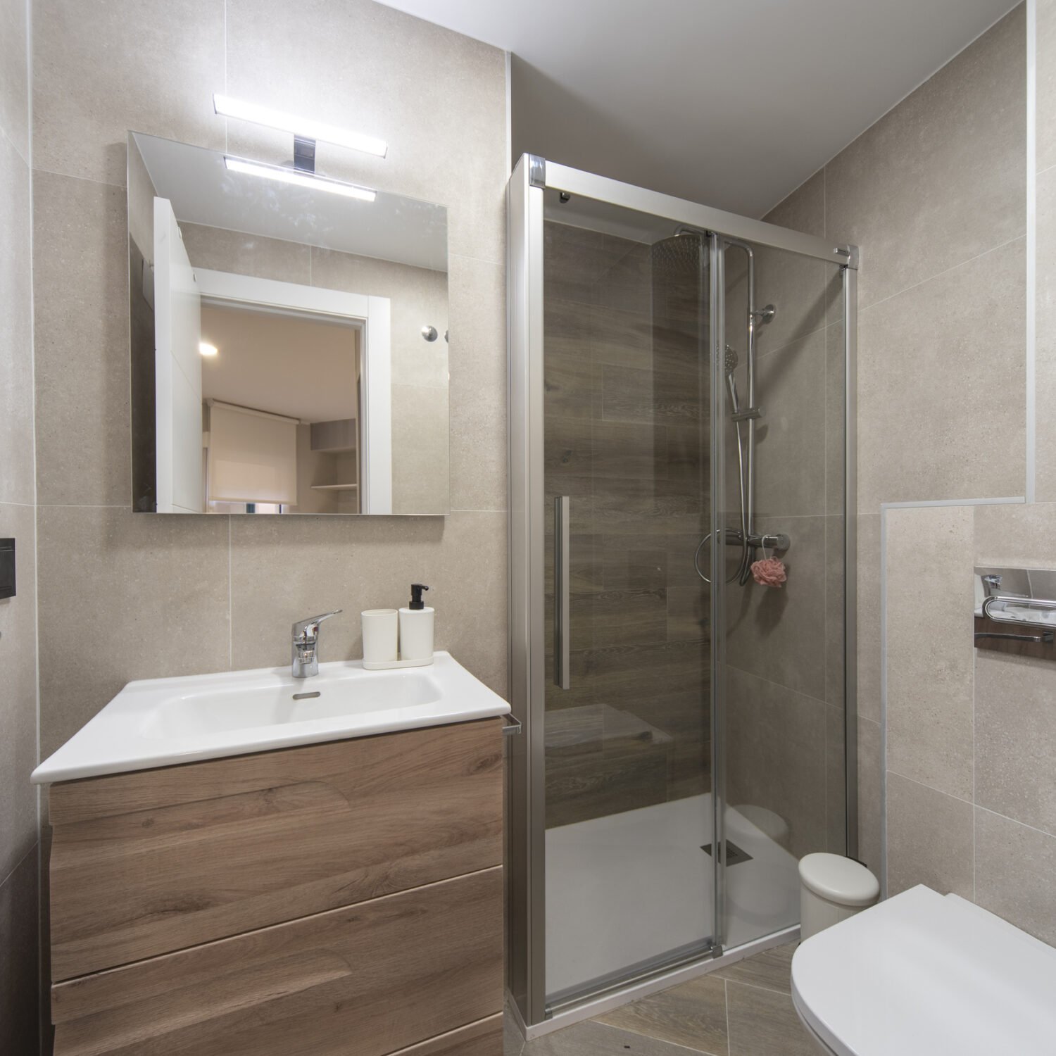 avenida del acueducto 25 habitacion 01-08